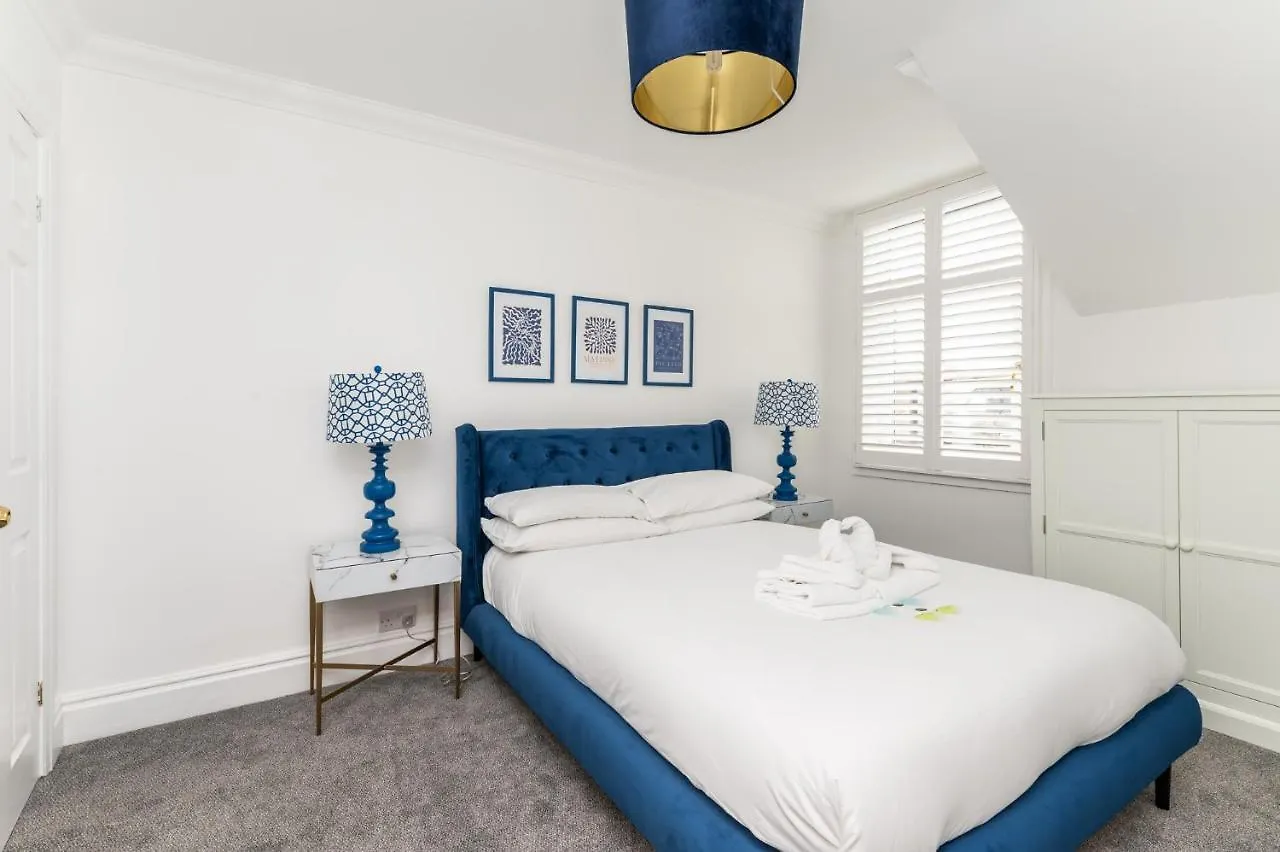 Vila Stunning And Modern 5 Bed House I Pass The Keys York 0*,